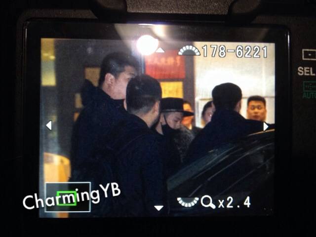 Taeyang Shanghai Arrival 2015-01-23 1.jpg