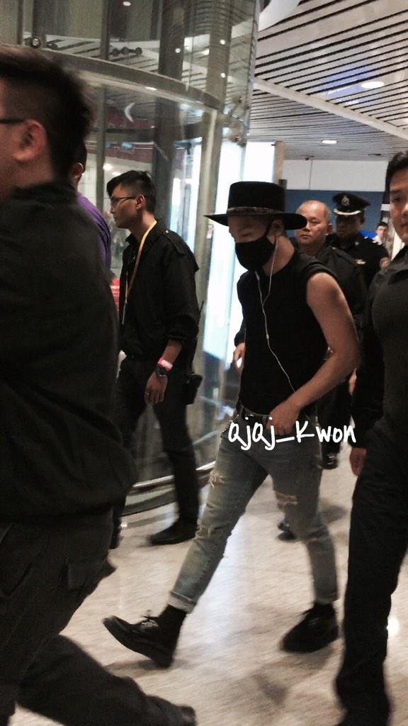 Taeyang Arrival Malaysia 2015-02-06.jpg
