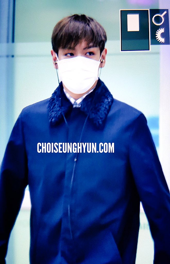 TOP Arrival Seoul from Tokyo 2015-111-03 (2)