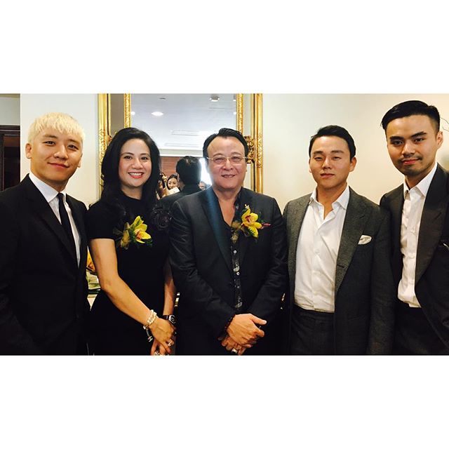 Seungri Instagram Dec 14, 2015 10:39am Congratulations Denis in singapore