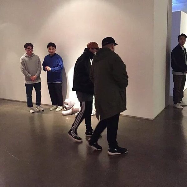 G-Dragon Gallery 2015-12-11 (2)