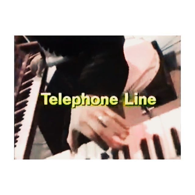 G-Dragon Instagram Dec 21, 2015 5:09am Sweet Dreams and now playing ELO - Telephone Line