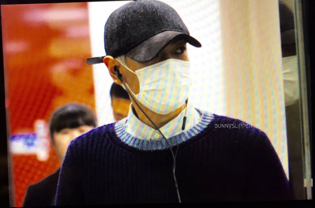 TOP Arrival Seoul From Japan 2016-02-12 (8)