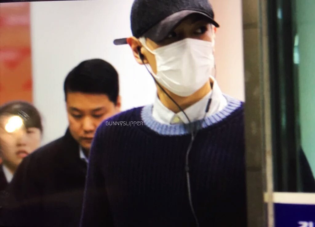TOP Arrival Seoul From Japan 2016-02-12 (7)
