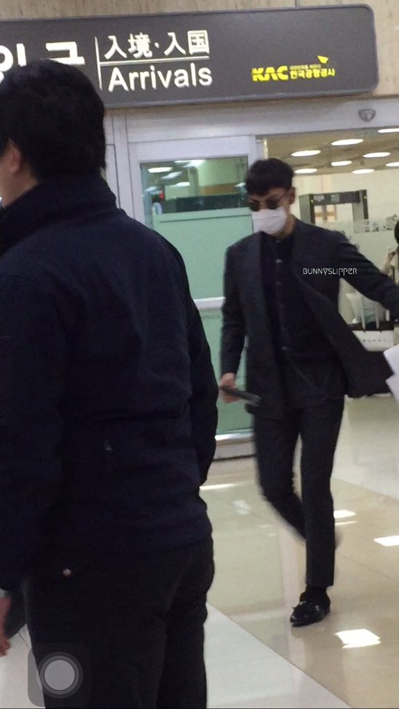 TOP Arrival Seoul Gimpo From Tokyo 2016-02-25 (3)