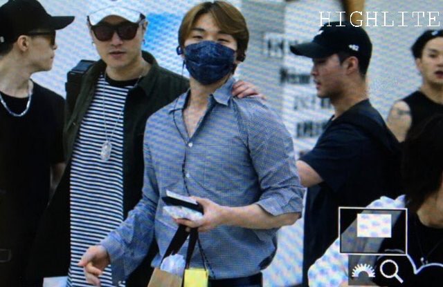 Daesung And Taeyang Arrival Seoul 2016-05-30 (7)