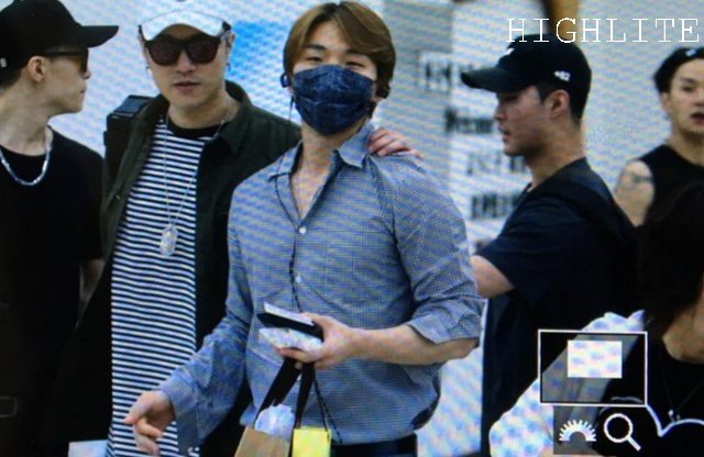 Daesung And Taeyang Arrival Seoul 2016-05-30 (11)