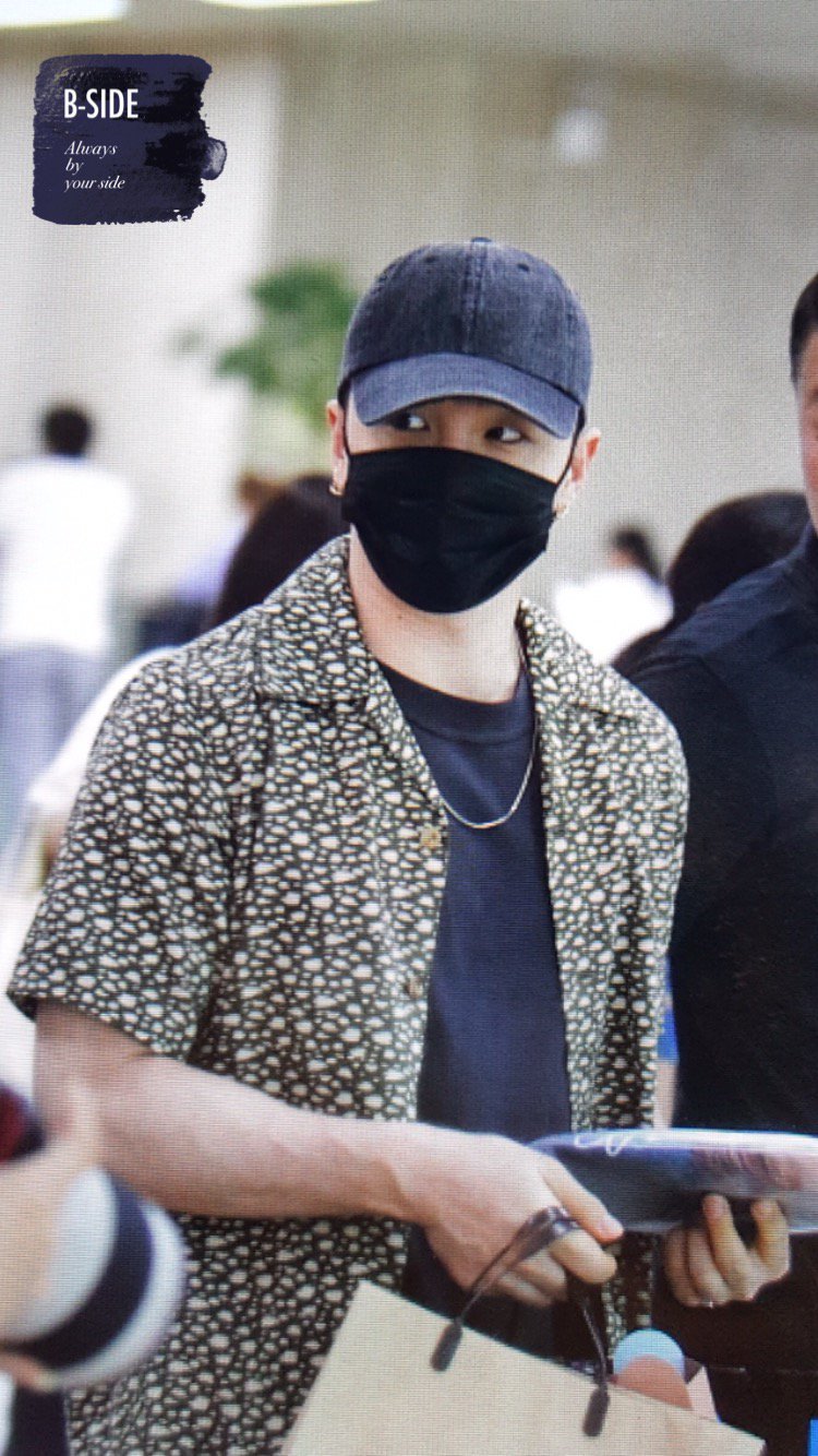 Daesung And Taeyang Arrival Seoul 2016-05-30 (15)