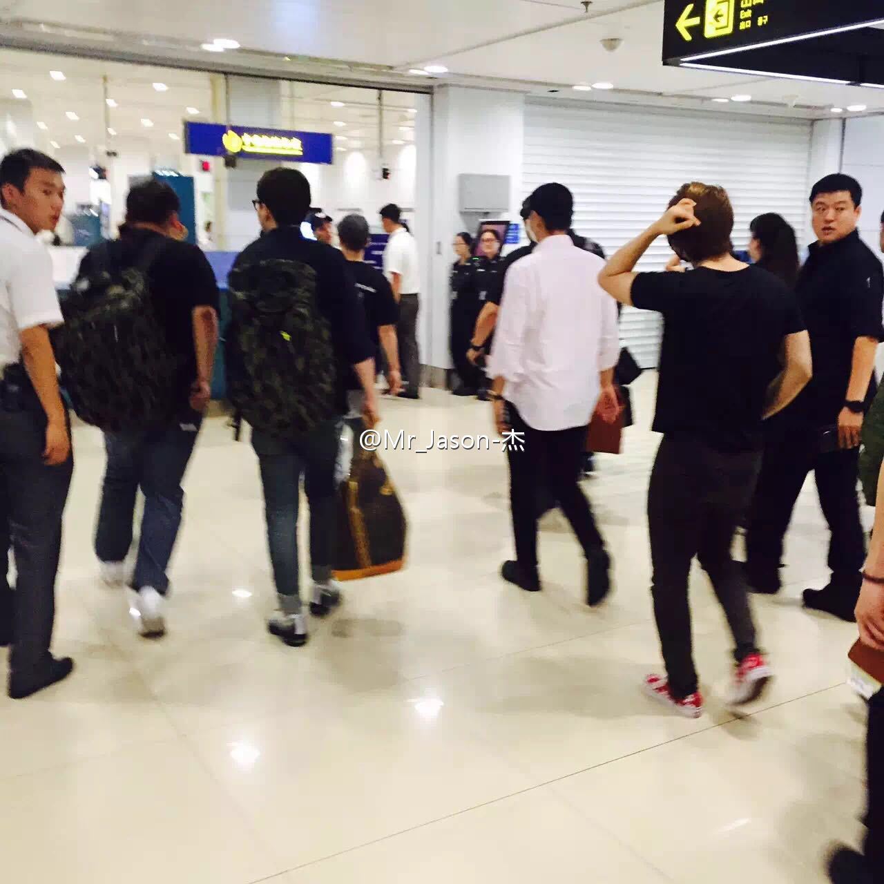 BIGBANG Arrival Chongqing 2016-06-30 (5)