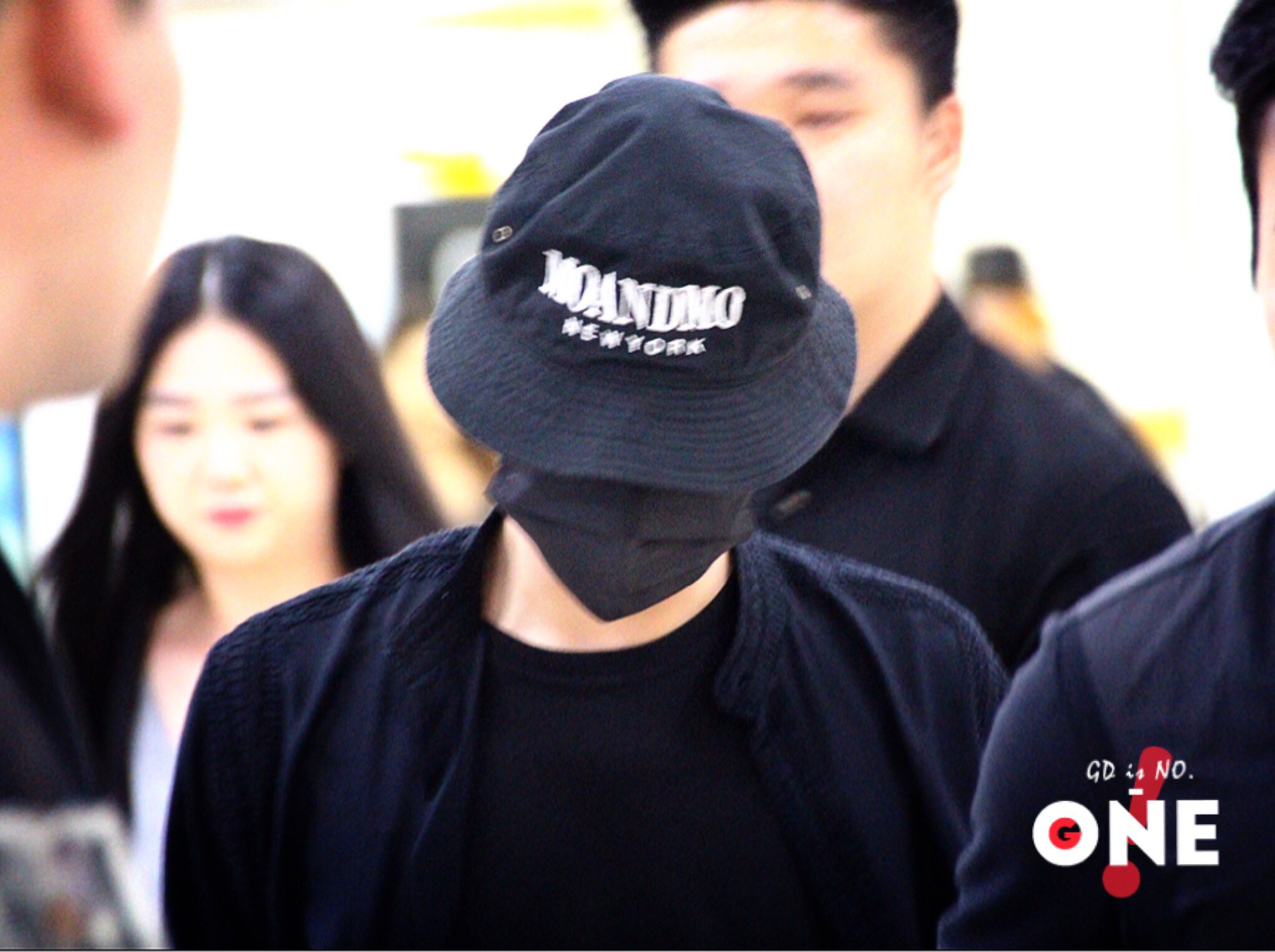 BIGBANG w-out Ri arrival Gimpo from Beijing 2016-07-18 (7)