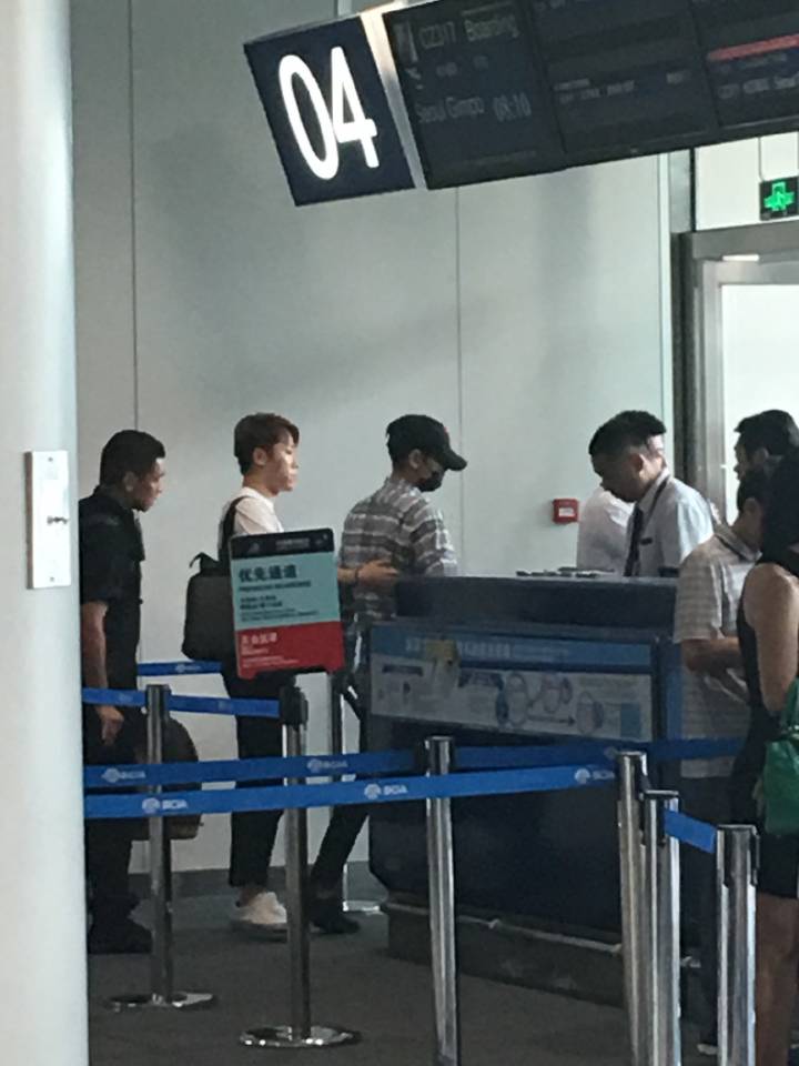 BIGBANG departure Beijing to Seoul 2016-07-18 (9)