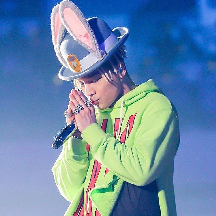 Taeyang Instagram Jan 13, 2017 2:18pm 기도하는