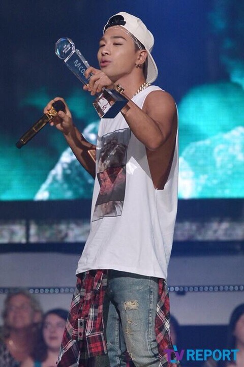 Taeyang won M Countdown again. Congratulations. Credit see pics....