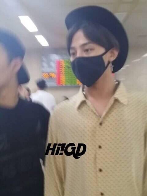 [Photos pt 2] G-Dragon arriving back in Seoul, Gimpo Airport...