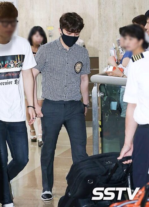 Seungri Gimpo Airport 20140708 - back from Japan. Credit SSTV...